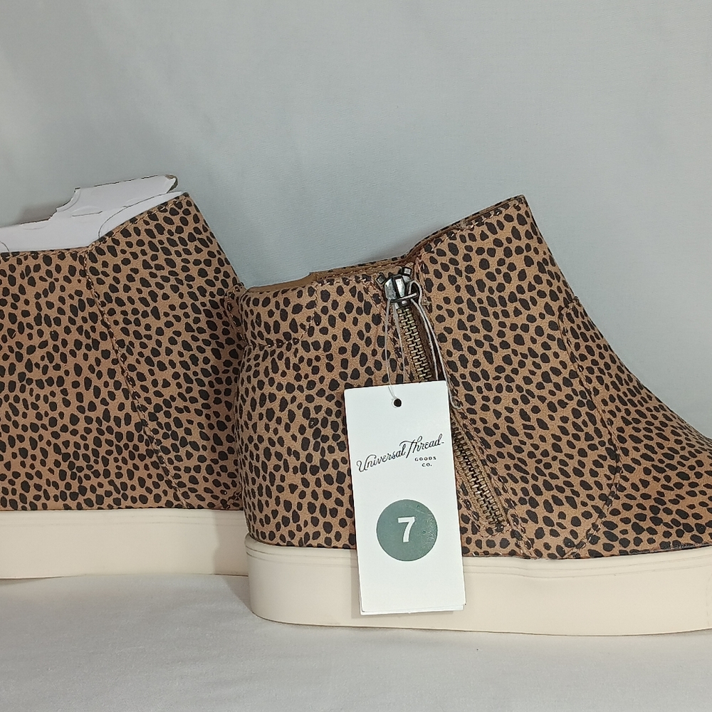 Universal Thread Boot - Picture 4 of 9